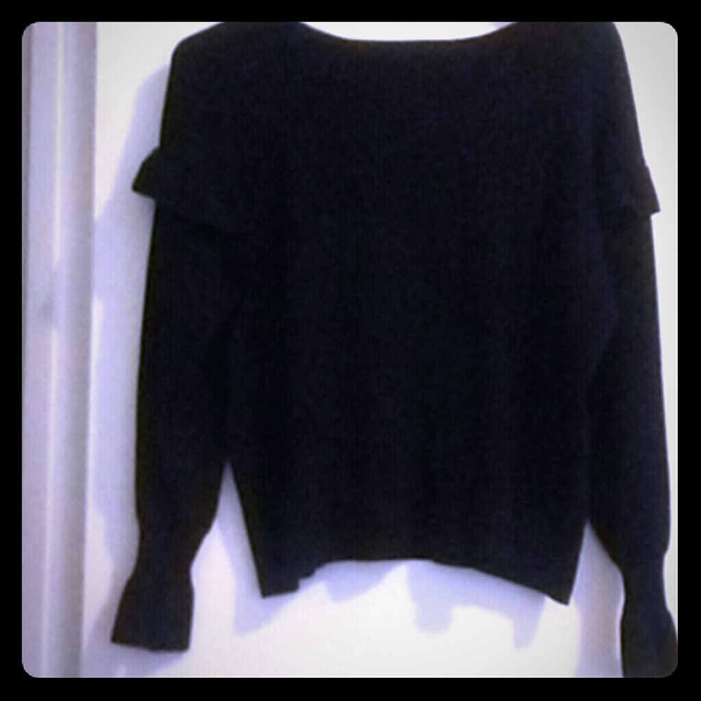 Black longsleve top